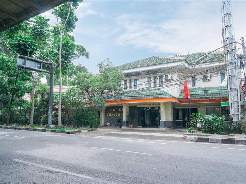 Oyo 2085 Chrysanta Hotel Bandung Zewnętrze zdjęcie