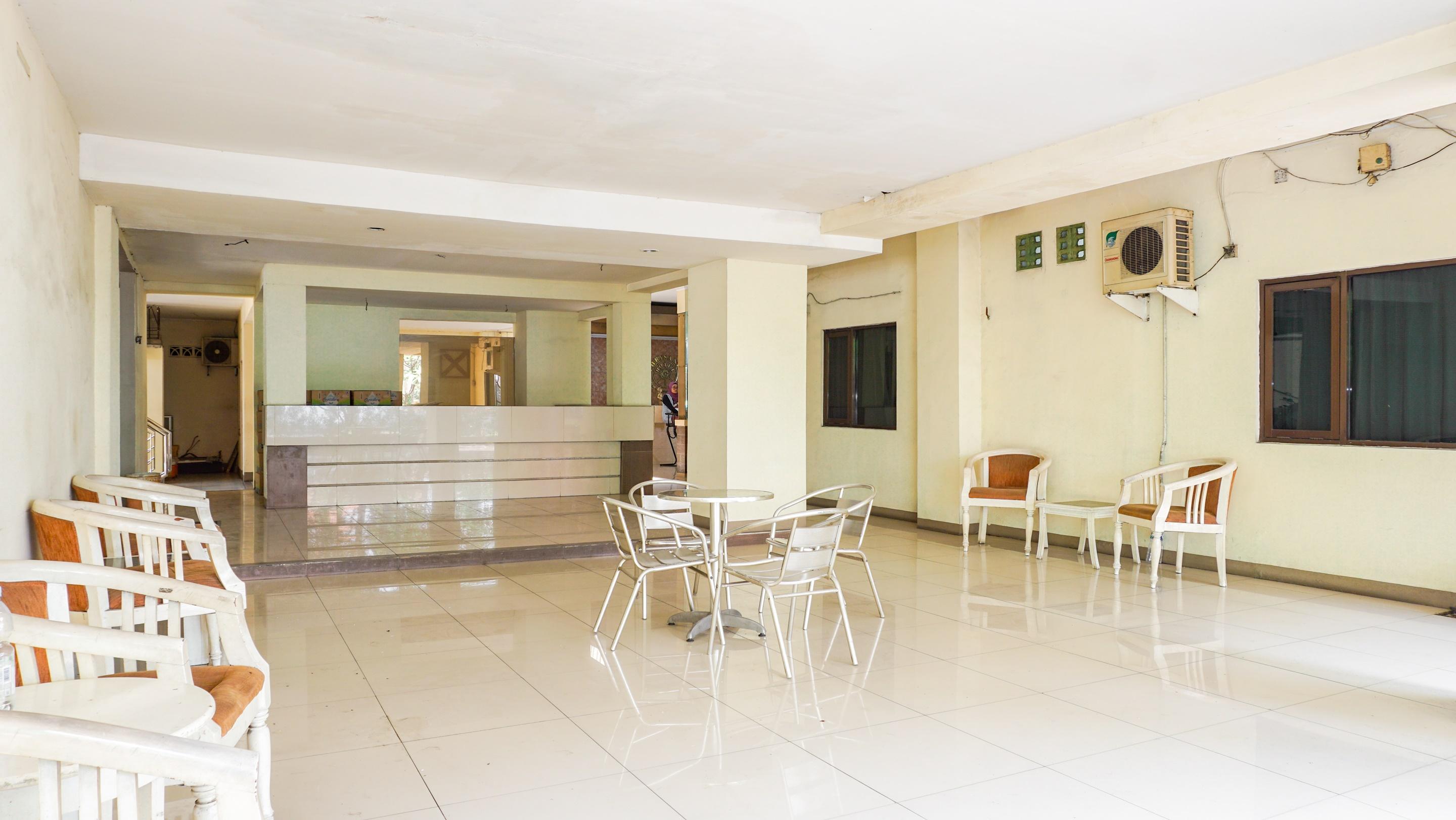 Oyo 2085 Chrysanta Hotel Bandung Zewnętrze zdjęcie