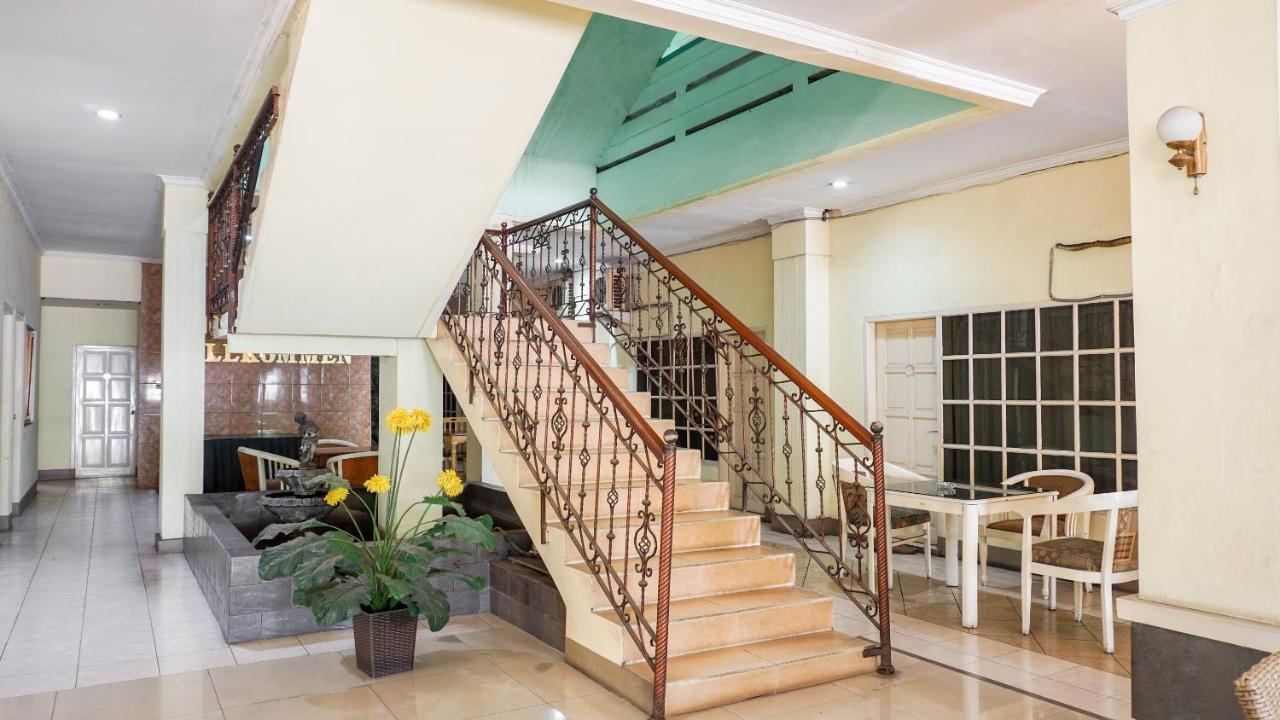 Oyo 2085 Chrysanta Hotel Bandung Zewnętrze zdjęcie